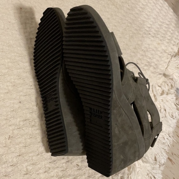 💐Host Pick💐 Eileen Fisher Gray Cris Cross Strap Wedge Sandal w Laces - Picture 5 of 5